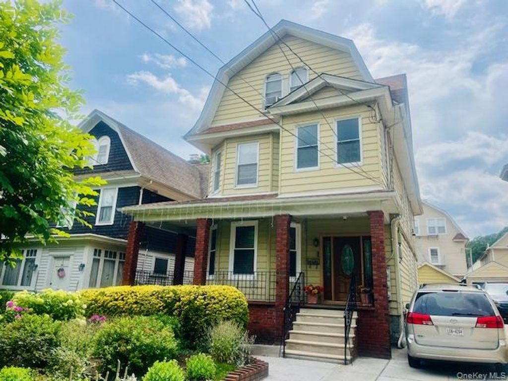 8418 108th Street, Richmond Hill, NY 11418