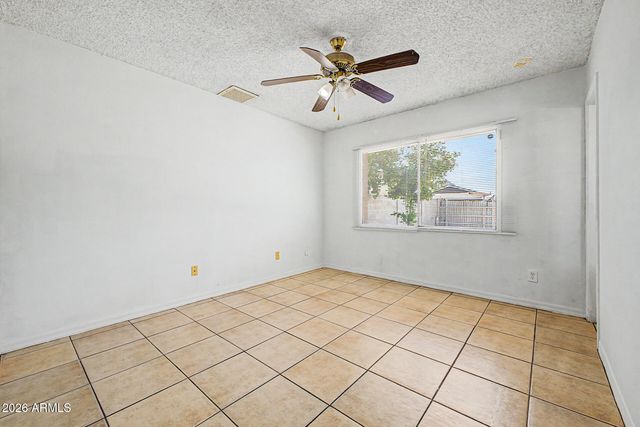 8201 W SELLS Drive, Phoenix, AZ 85033