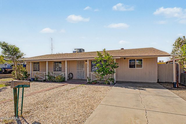 8201 W SELLS Drive, Phoenix, AZ 85033