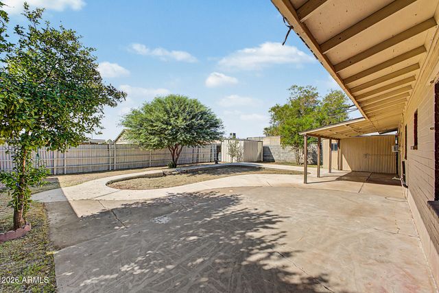 8201 W SELLS Drive, Phoenix, AZ 85033