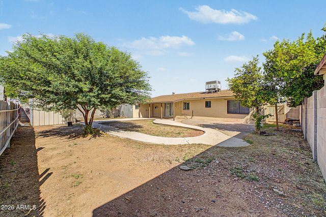 8201 W SELLS Drive, Phoenix, AZ 85033