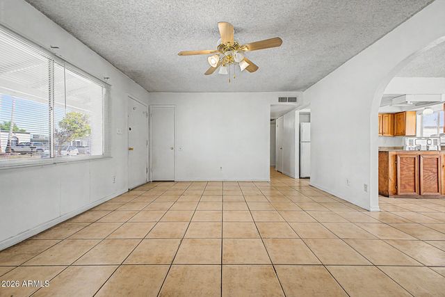 8201 W SELLS Drive, Phoenix, AZ 85033