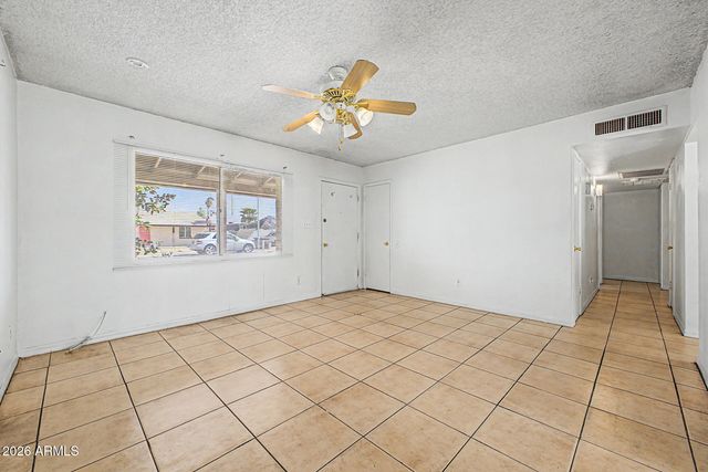 8201 W SELLS Drive, Phoenix, AZ 85033