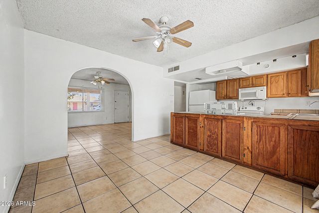 8201 W SELLS Drive, Phoenix, AZ 85033
