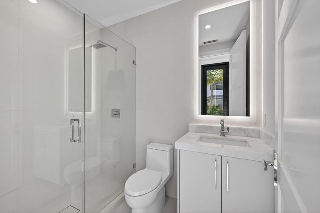1550 Ponce De Leon Drive, Fort Lauderdale, FL 33316