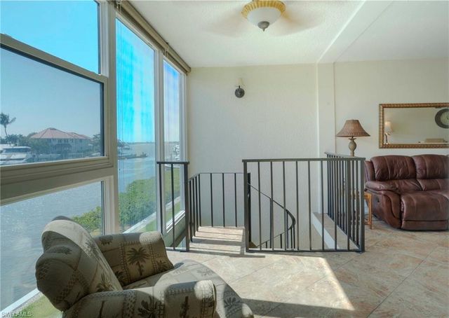 805 River Point DR 103C, Naples, FL 34102