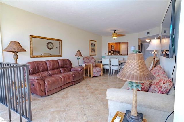 805 River Point DR 103C, Naples, FL 34102