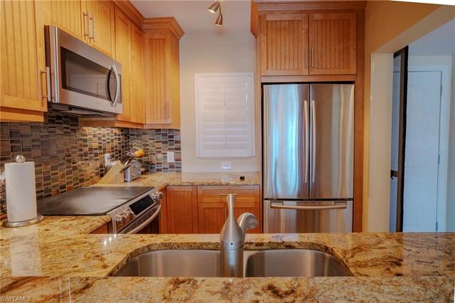 805 River Point DR 103C, Naples, FL 34102