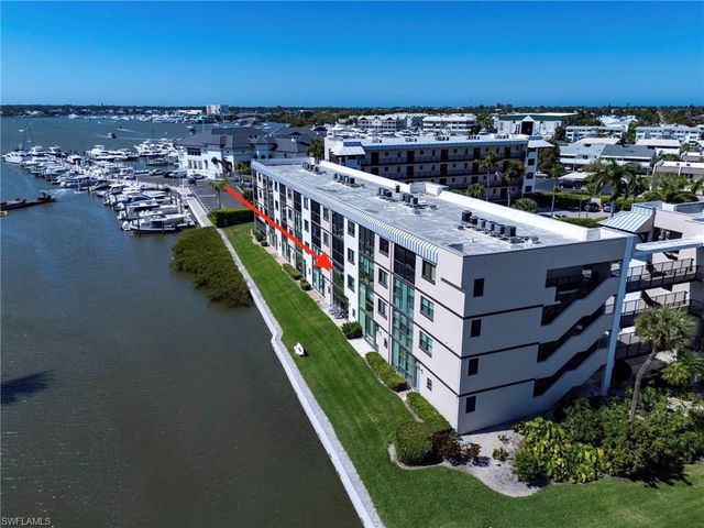 805 River Point DR 103C, Naples, FL 34102