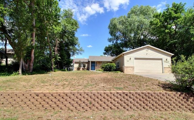 1218 N Wild Turkey Dr, Derby, KS 67037