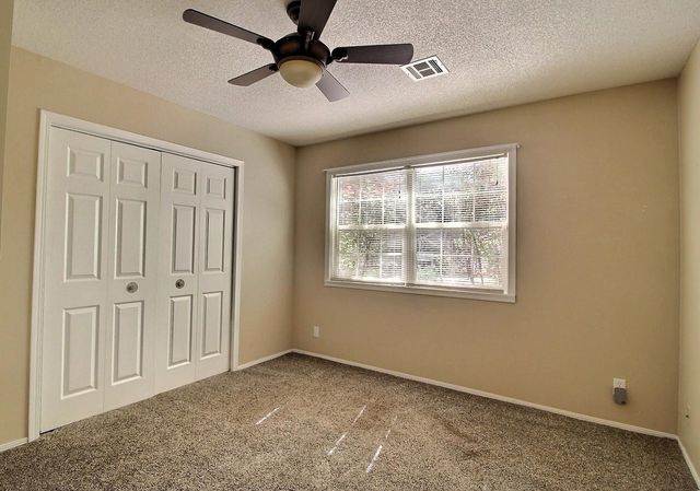1218 N Wild Turkey Dr, Derby, KS 67037