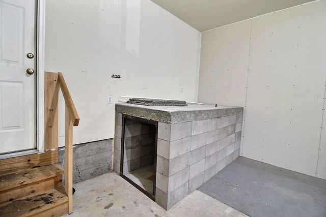 1218 N Wild Turkey Dr, Derby, KS 67037