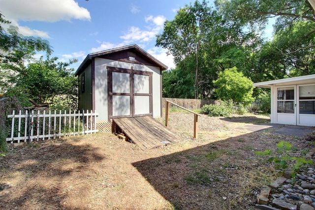 1218 N Wild Turkey Dr, Derby, KS 67037