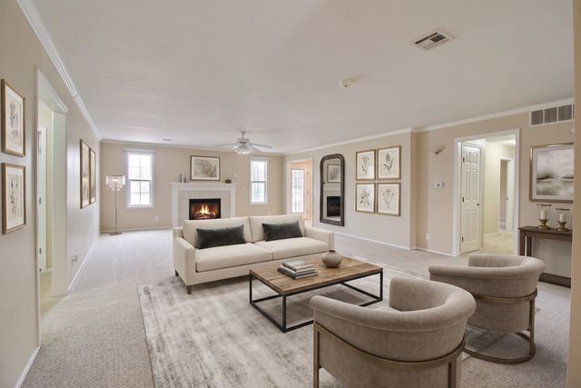 1218 N Wild Turkey Dr, Derby, KS 67037