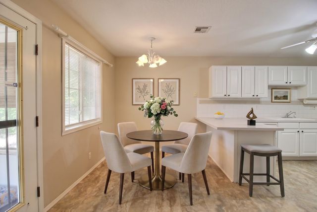 1218 N Wild Turkey Dr, Derby, KS 67037