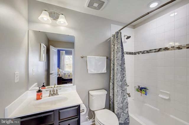 8102 SECLUDED COVE, Baltimore, MD 21222