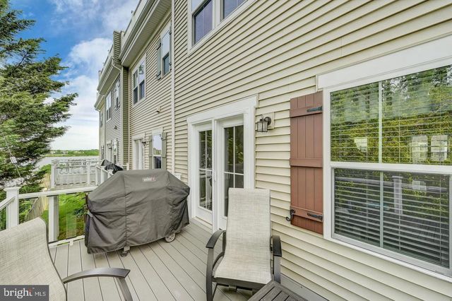 8102 SECLUDED COVE, Baltimore, MD 21222