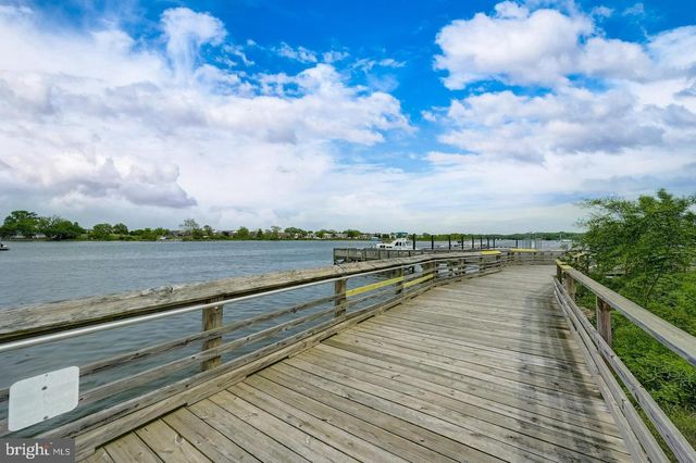 8102 SECLUDED COVE, Baltimore, MD 21222