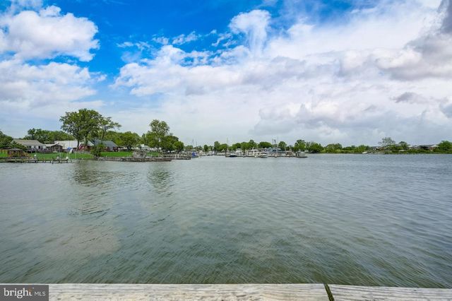 8102 SECLUDED COVE, Baltimore, MD 21222