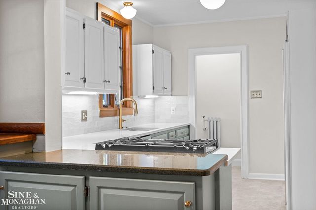 502 Pemberton Road, Grosse Pointe, MI 48230