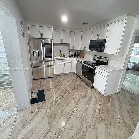 1823 SW 29th St, Fort Lauderdale, FL 33315