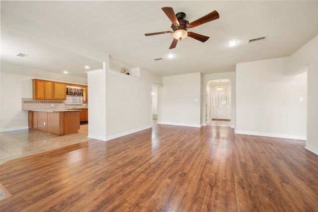 1104 Starling Court, Burleson, TX 76028