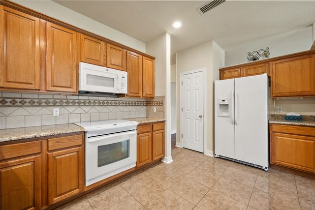 1104 Starling Court, Burleson, TX 76028