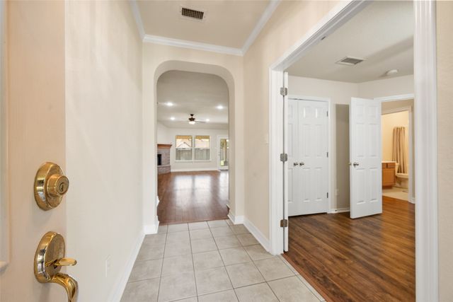 1104 Starling Court, Burleson, TX 76028