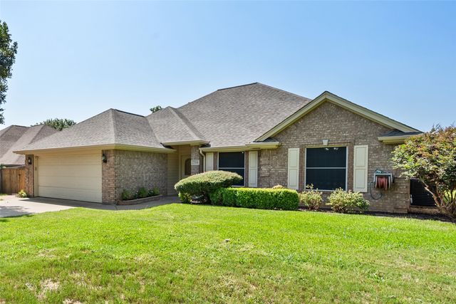 1104 Starling Court, Burleson, TX 76028
