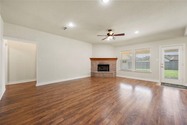 1104 Starling Court, Burleson, TX 76028