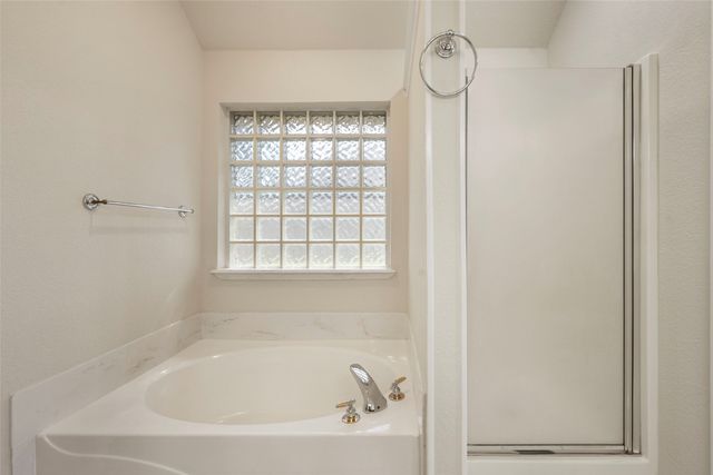 1104 Starling Court, Burleson, TX 76028