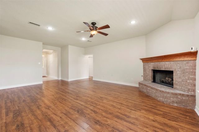 1104 Starling Court, Burleson, TX 76028