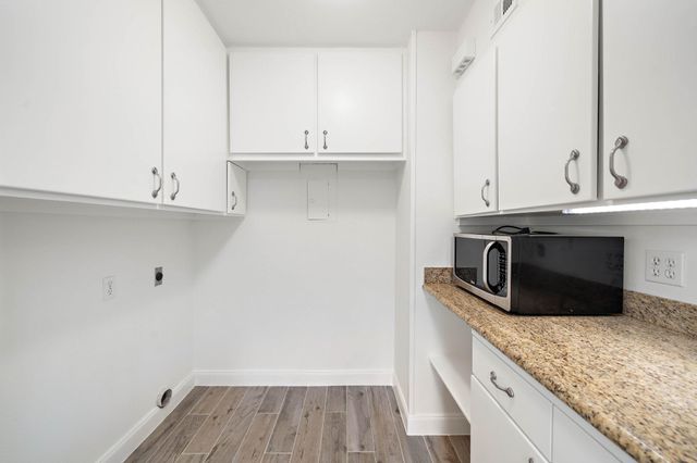 6434 Burgoyne Road 109, Houston, TX 77057