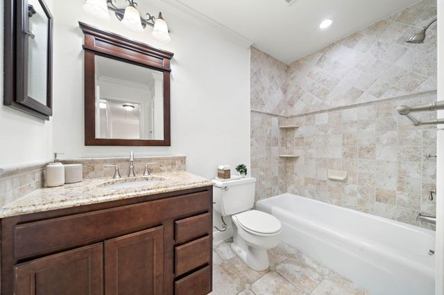 6434 Burgoyne Road 109, Houston, TX 77057