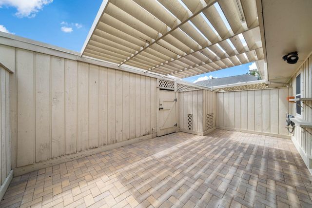 6434 Burgoyne Road 109, Houston, TX 77057