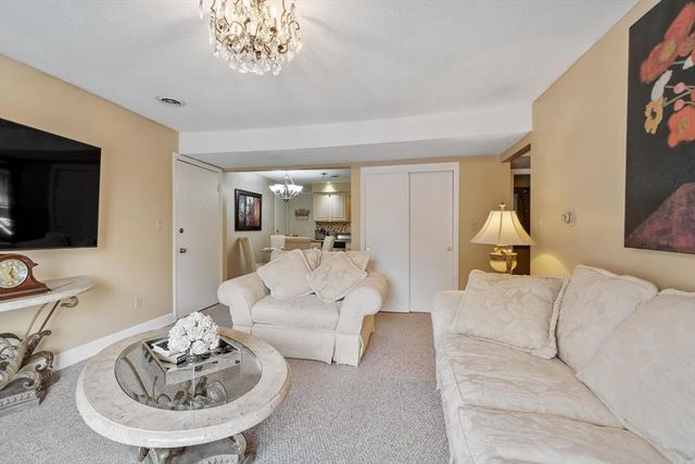 242 Mount Vernon St 6, Lawrence, MA 01843