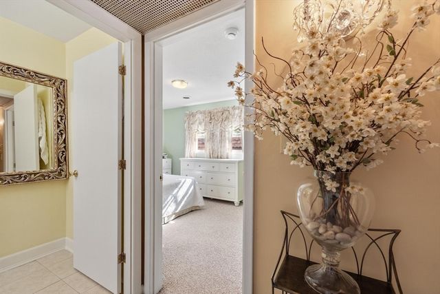242 Mount Vernon St 6, Lawrence, MA 01843