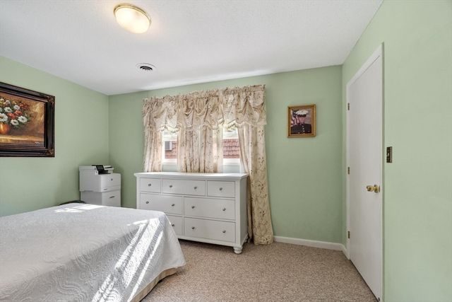 242 Mount Vernon St 6, Lawrence, MA 01843