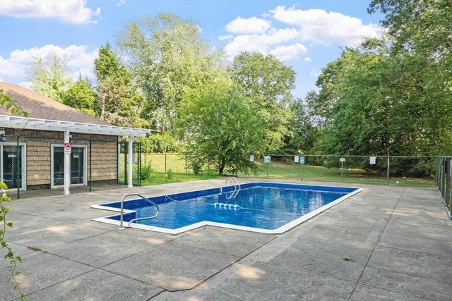 242 Mount Vernon St 6, Lawrence, MA 01843