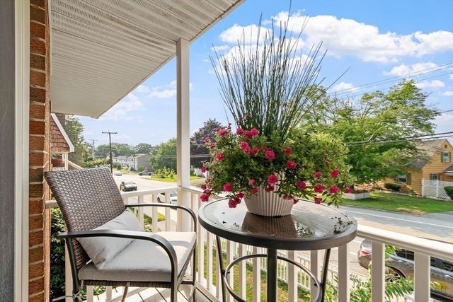 242 Mount Vernon St 6, Lawrence, MA 01843