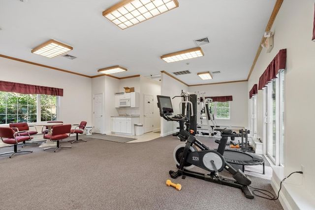 242 Mount Vernon St 6, Lawrence, MA 01843