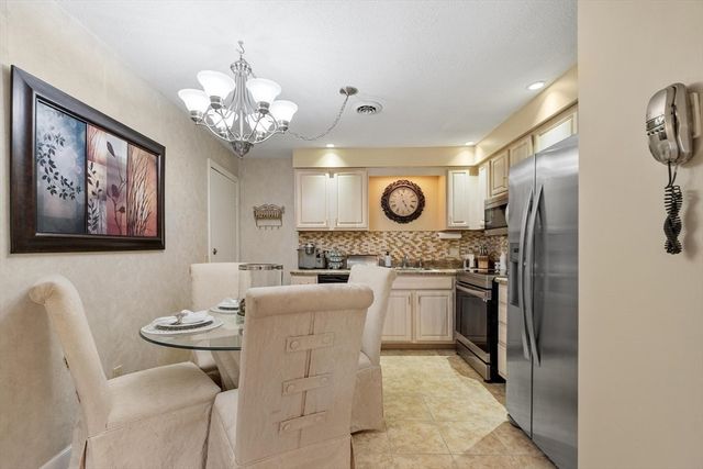 242 Mount Vernon St 6, Lawrence, MA 01843