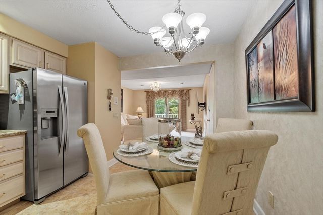 242 Mount Vernon St 6, Lawrence, MA 01843