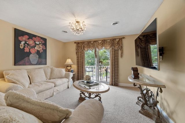 242 Mount Vernon St 6, Lawrence, MA 01843