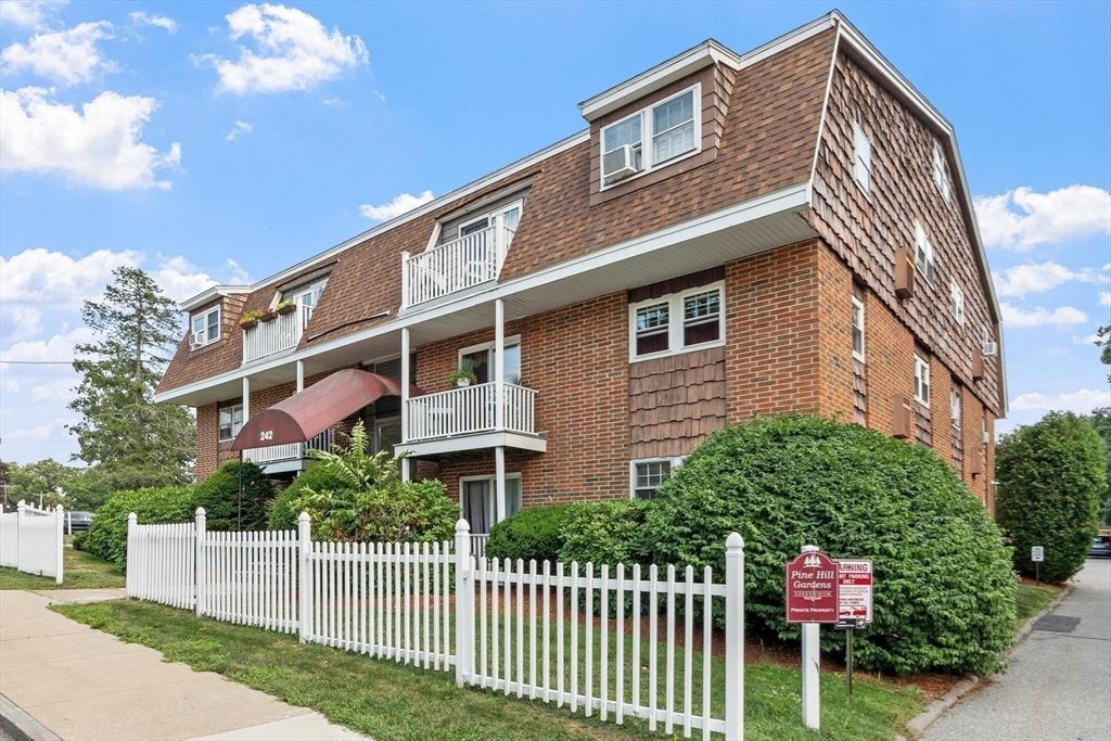 242 Mount Vernon St 6, Lawrence, MA 01843