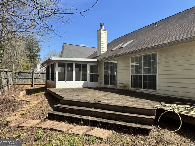 2925 Camelot Woods Drive, Lawrenceville, GA 30044