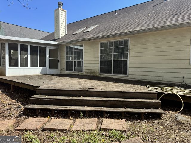 2925 Camelot Woods Drive, Lawrenceville, GA 30044