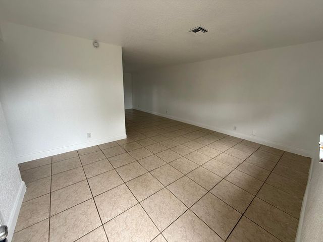 1420 Barton Road 1420w, Lake Worth Beach, FL 33460