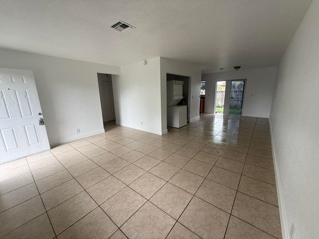 1420 Barton Road 1420w, Lake Worth Beach, FL 33460