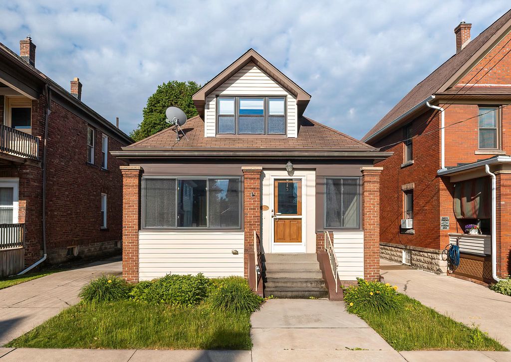 2930 POPLAR Street, Erie, PA 16508